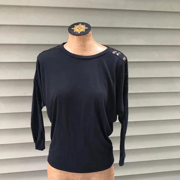 Boutique black blouse with lace back - Picture 1 of 6